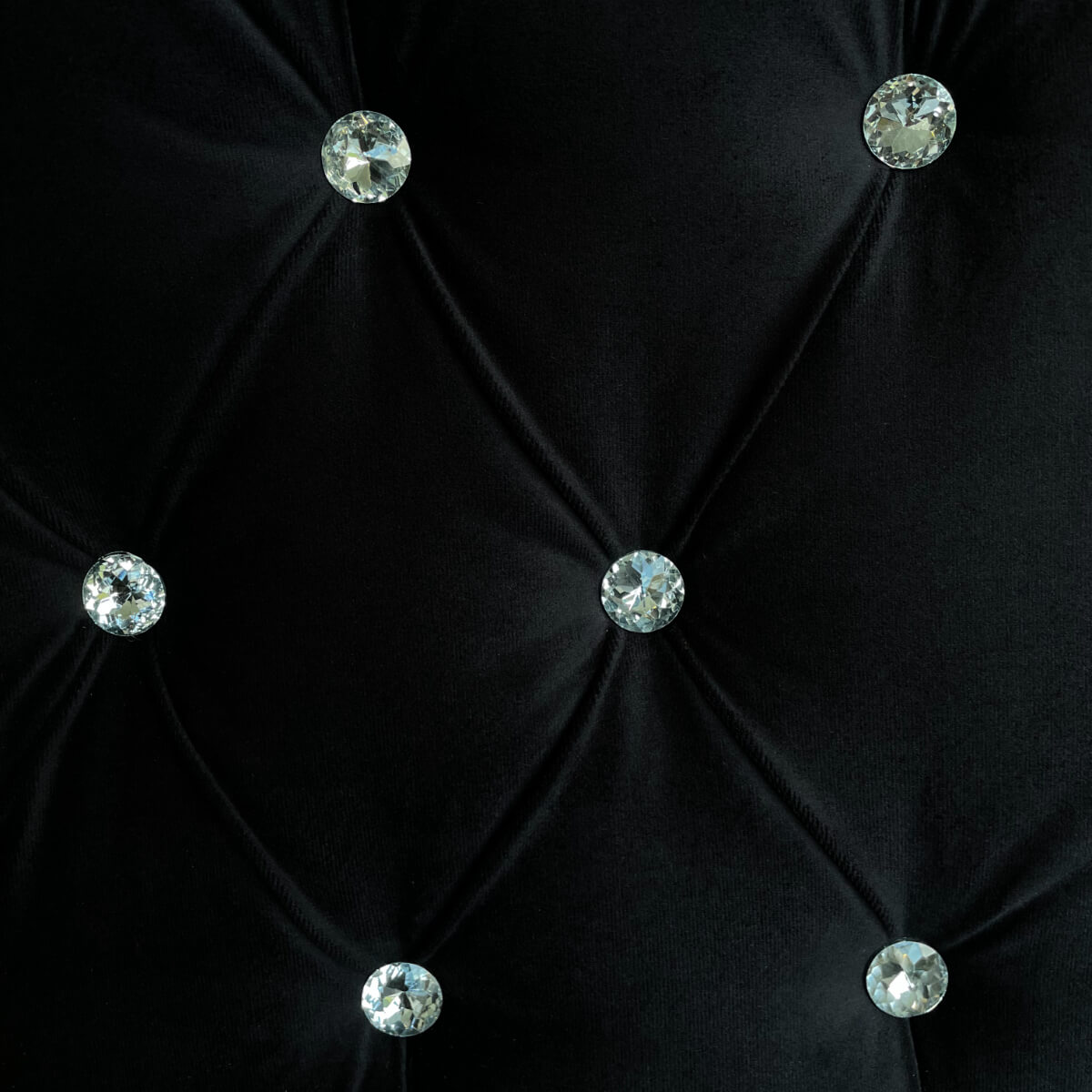 Łóżko kontynentalne tapicerowane kryształkami